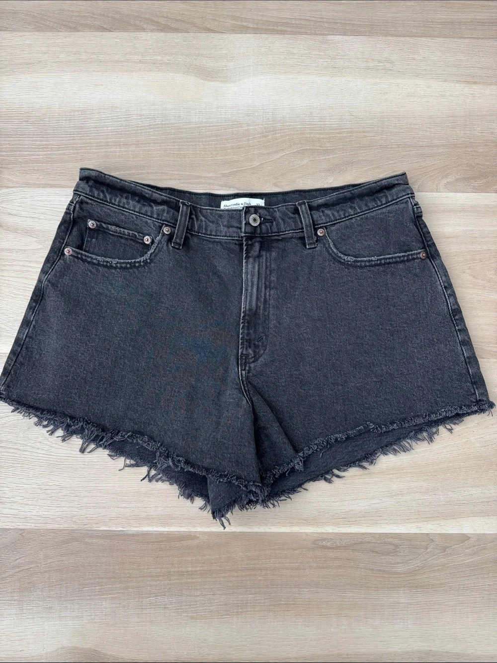 A&F - The 90’s Relaxed Cut Off Shorts High Rise Curve Love